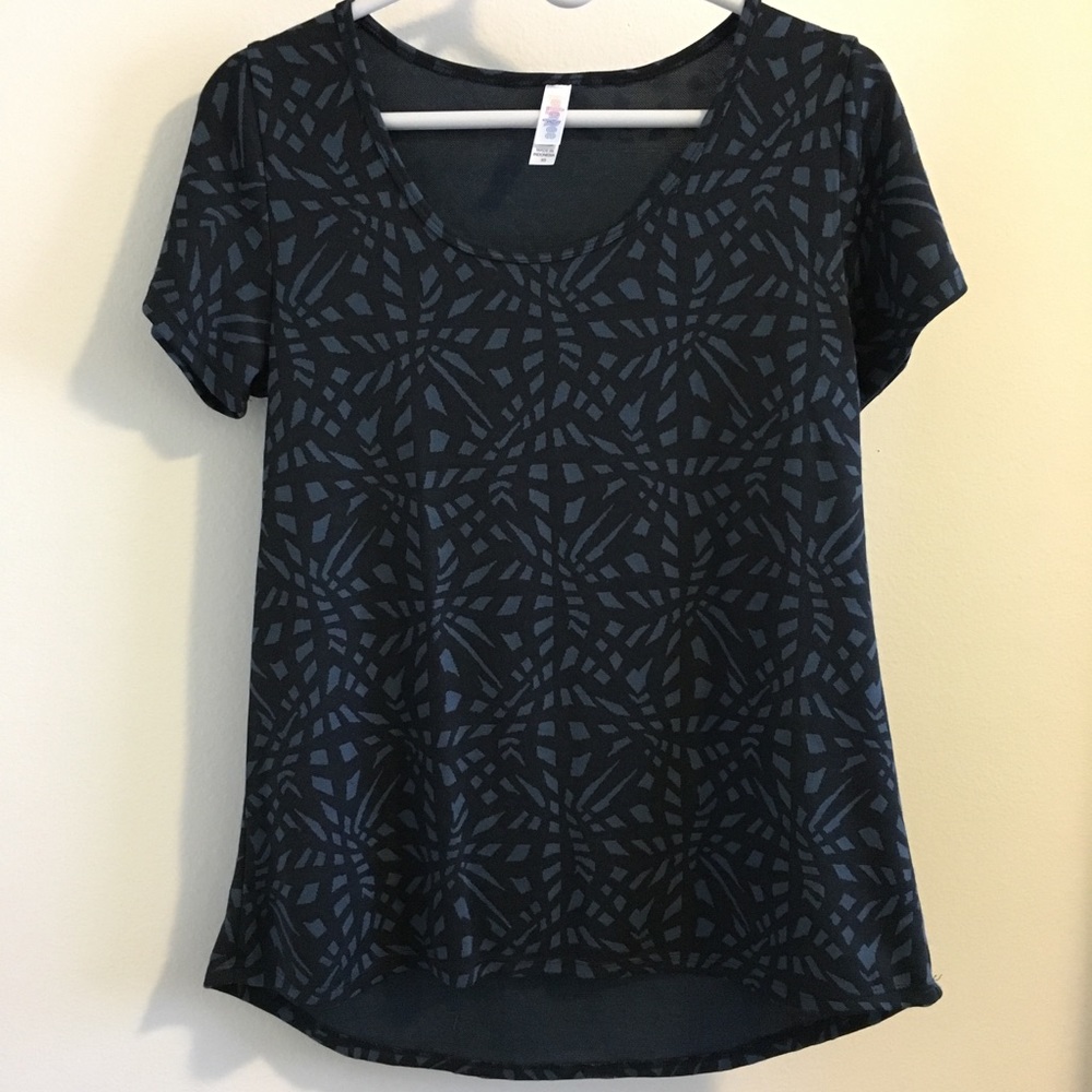 NWOT LuLaRoe Classic Tee